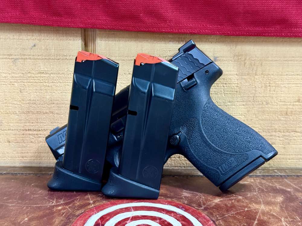 Smith & Wesson Shield Plus 9mm w/ 3 Magazines-img-6