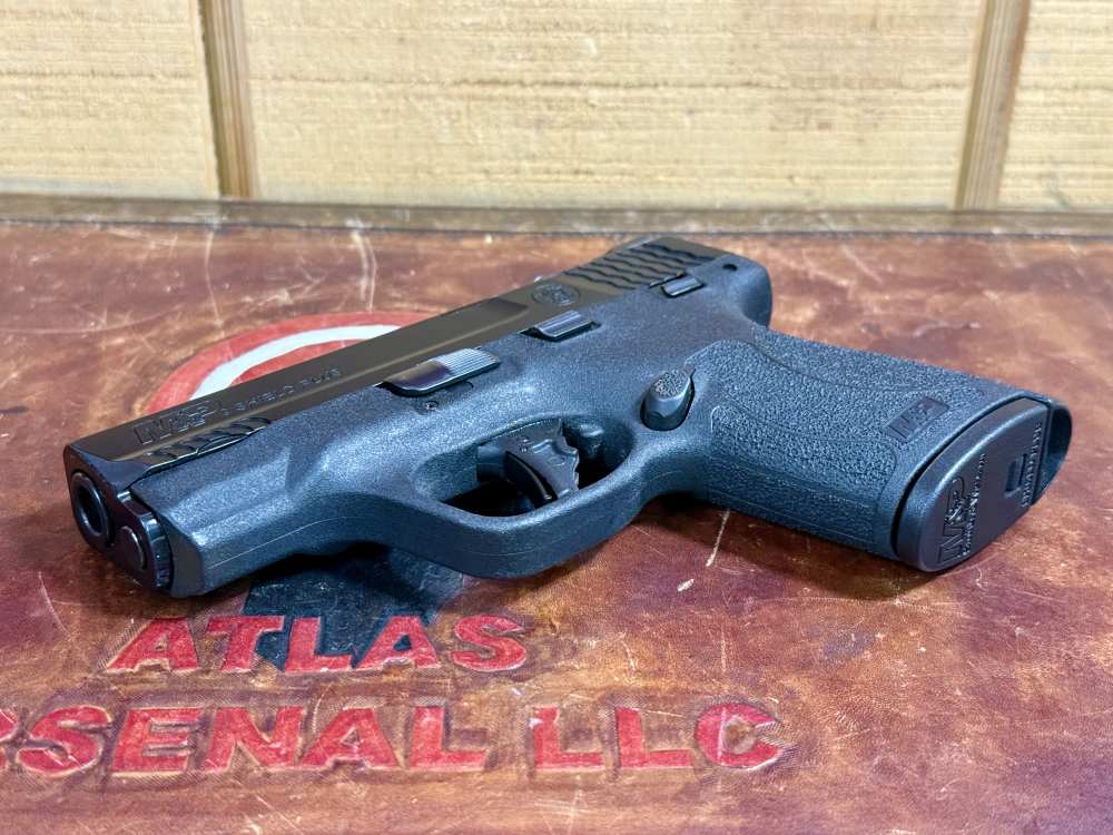 Smith & Wesson Shield Plus 9mm w/ 3 Magazines-img-5