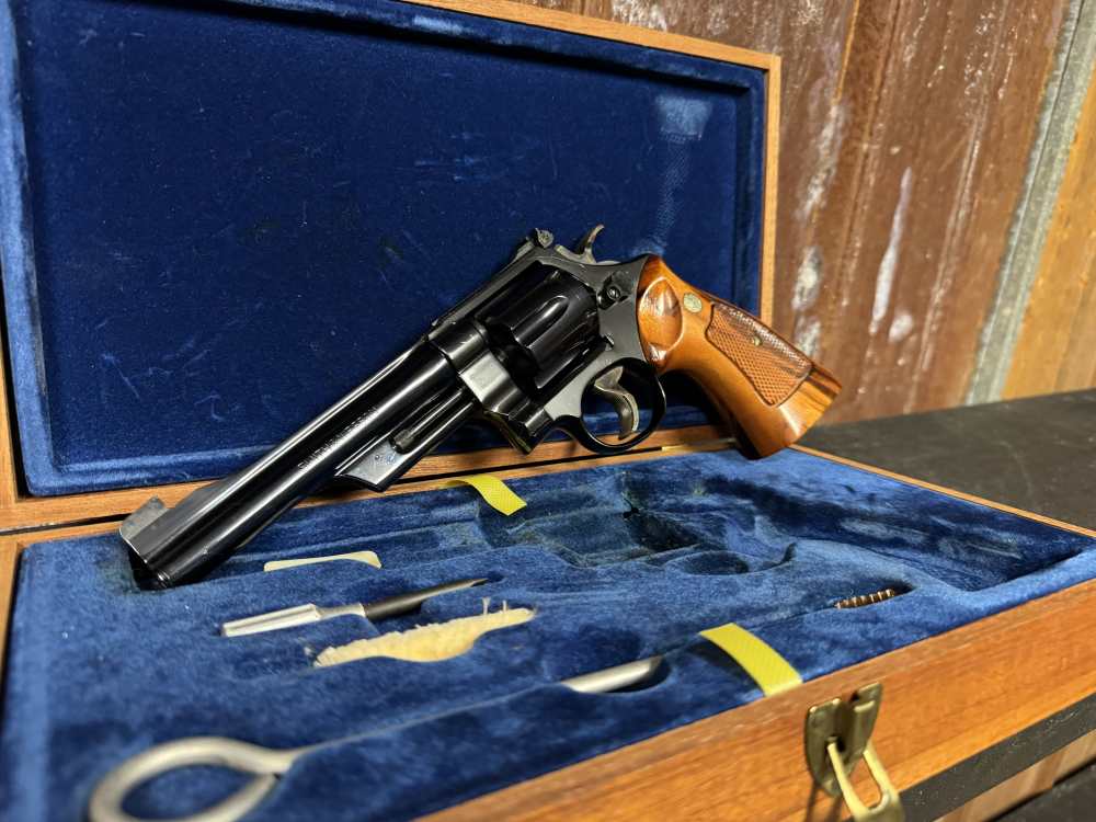 SMITH AND WESSON 27-2 6" 357 MAG W/PAPERS AND PRESENTATION CASE-img-3
