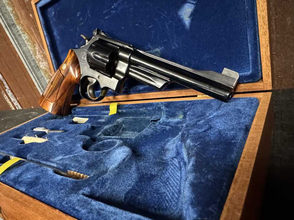 SMITH AND WESSON 27-2 6" 357 MAG W/PAPERS AND PRESENTATION CASE-img-5