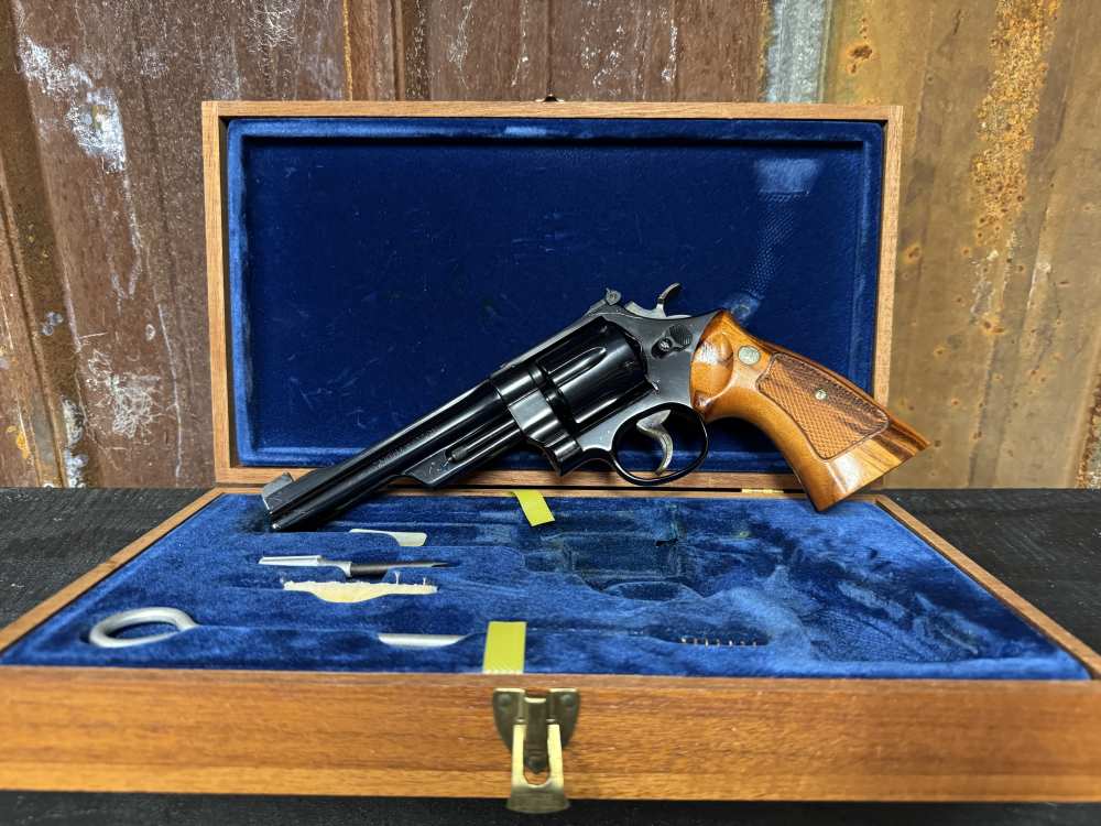 SMITH AND WESSON 27-2 6" 357 MAG W/PAPERS AND PRESENTATION CASE-img-2