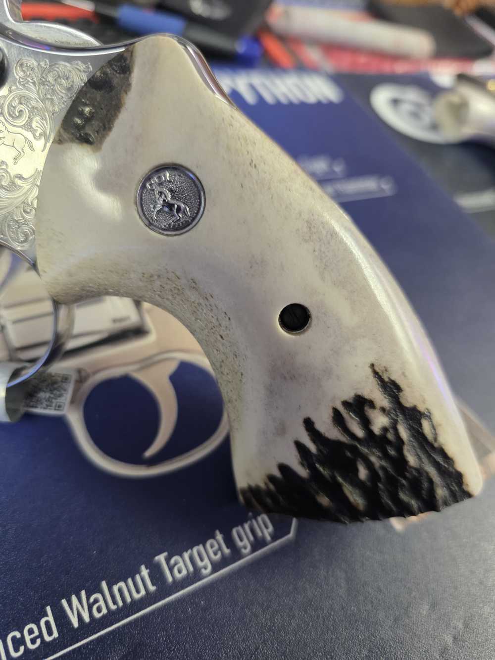 COLT PYTHON GENUINE ELK STAG TARGET GRIPS SILVER MEDALLIONS FACTORY NEW -img-10