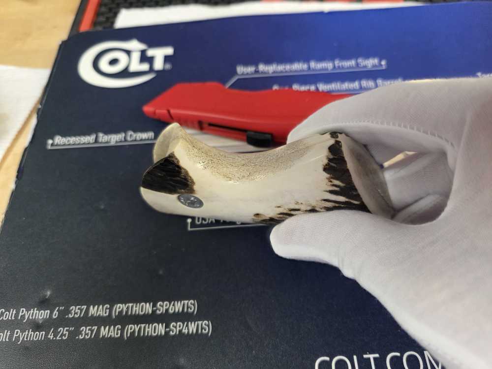 COLT PYTHON GENUINE ELK STAG TARGET GRIPS SILVER MEDALLIONS FACTORY NEW -img-6