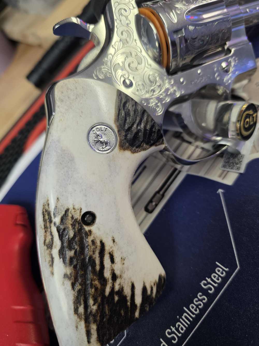 COLT PYTHON GENUINE ELK STAG TARGET GRIPS SILVER MEDALLIONS FACTORY NEW -img-14