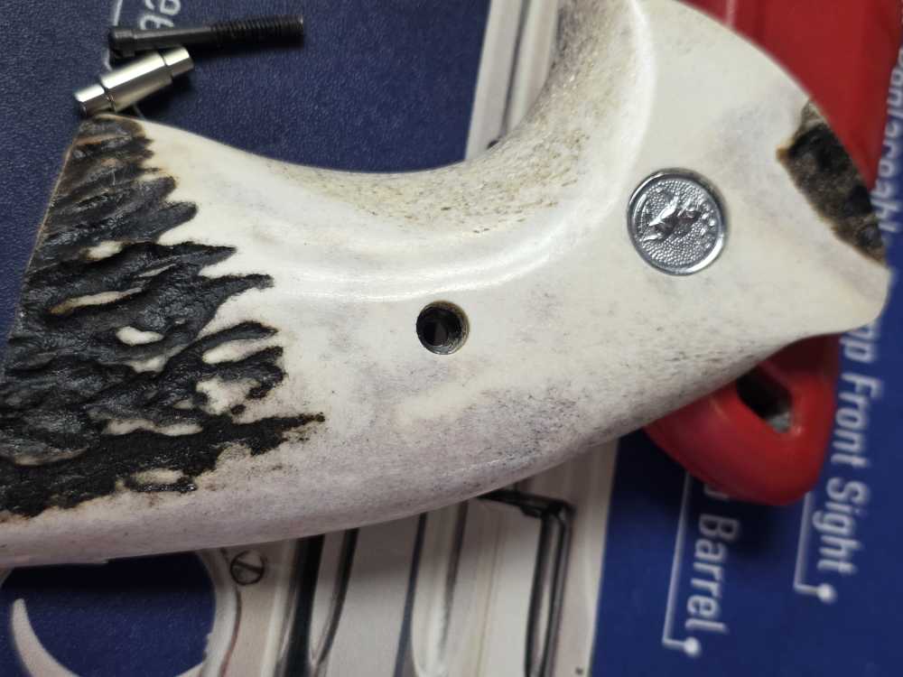 COLT PYTHON GENUINE ELK STAG TARGET GRIPS SILVER MEDALLIONS FACTORY NEW -img-3