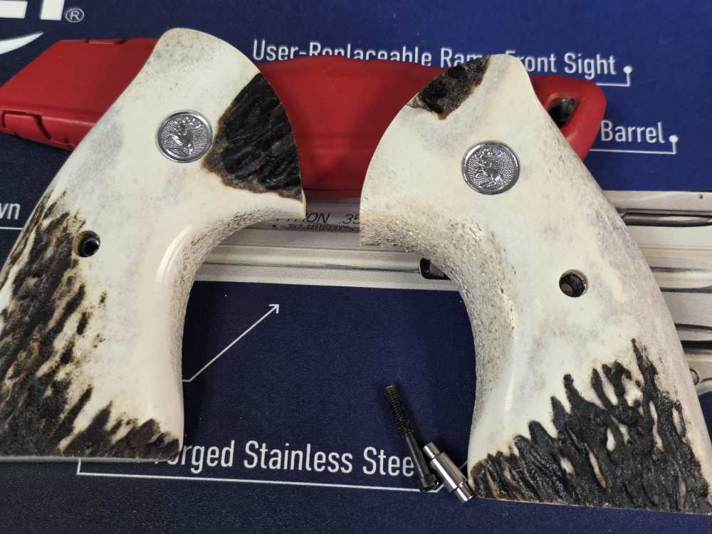 COLT PYTHON GENUINE ELK STAG TARGET GRIPS SILVER MEDALLIONS FACTORY NEW -img-0