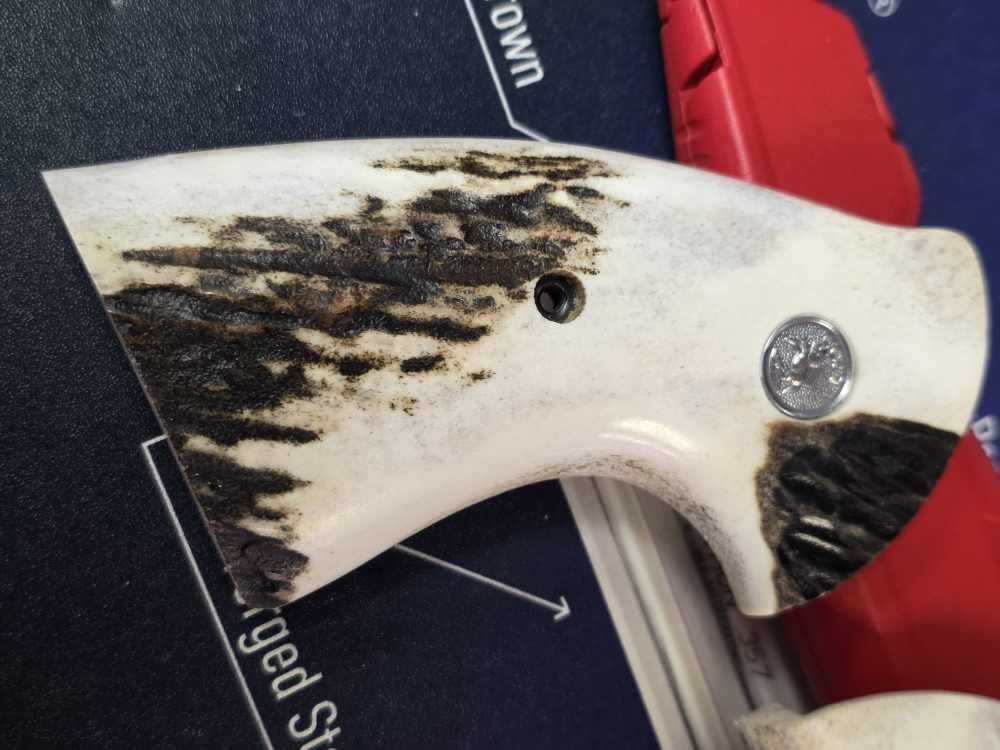 COLT PYTHON GENUINE ELK STAG TARGET GRIPS SILVER MEDALLIONS FACTORY NEW -img-2