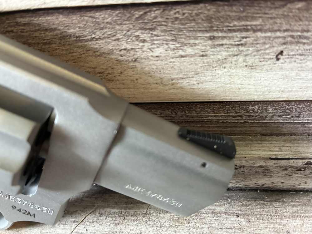 NIB Taurus 942 22MAG SS/SS 2" 8RD 2-942M029 In Stock-img-7