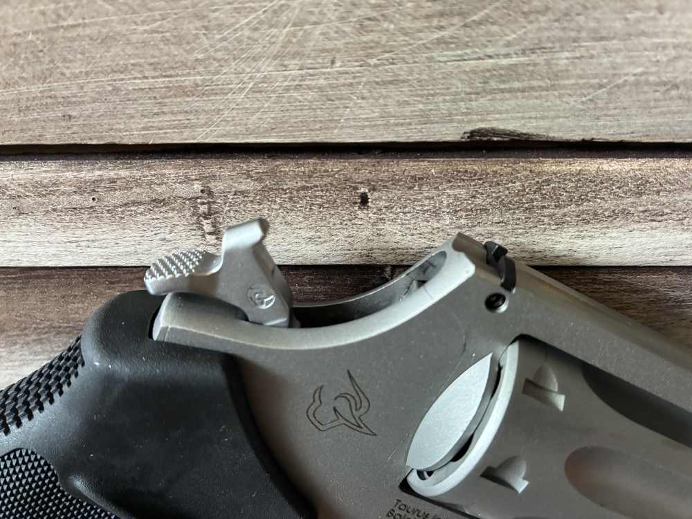 NIB Taurus 942 22MAG SS/SS 2" 8RD 2-942M029 In Stock-img-6