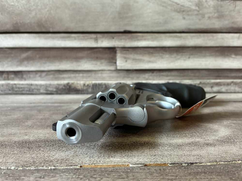 NIB Taurus 942 22MAG SS/SS 2" 8RD 2-942M029 In Stock-img-12