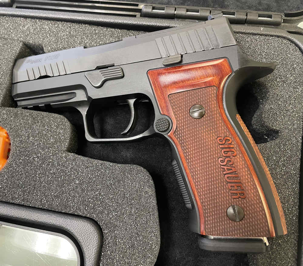 Sig Sauer P320 AXG Classic Custom Works 9mm 3.9" P-320 +2 MAGS & ORIG CASE-img-1