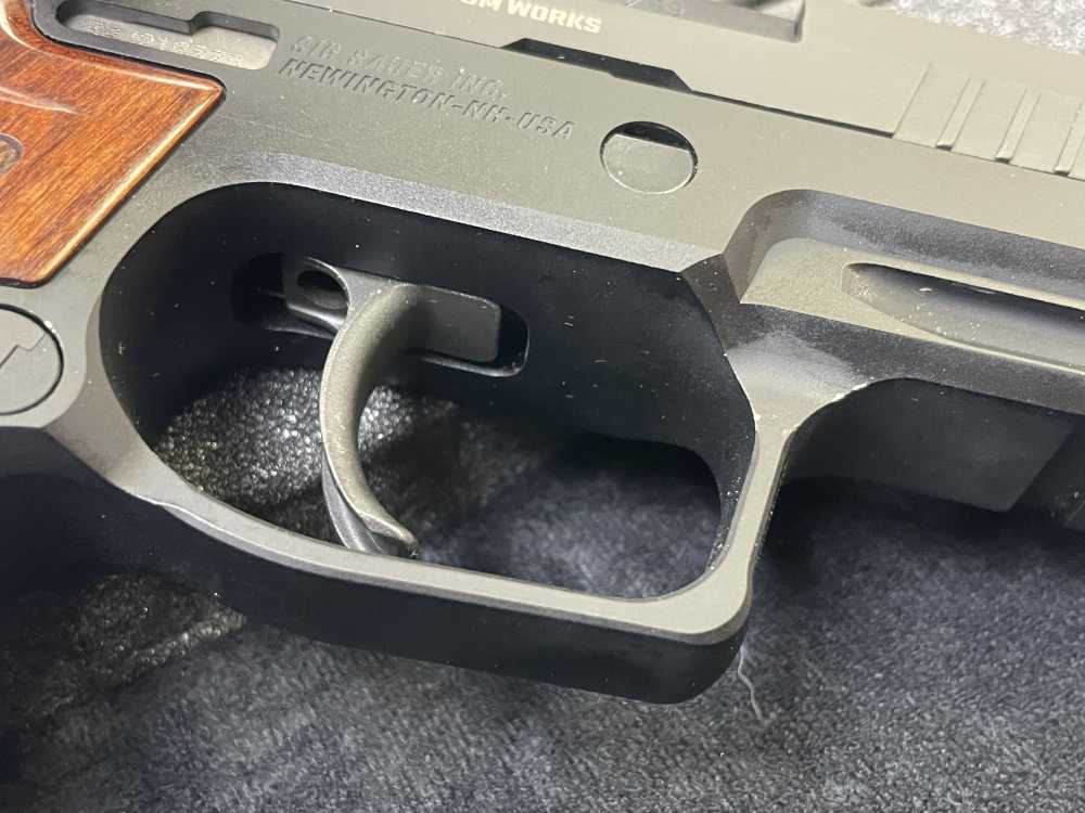 Sig Sauer P320 AXG Classic Custom Works 9mm 3.9" P-320 +2 MAGS & ORIG CASE-img-10