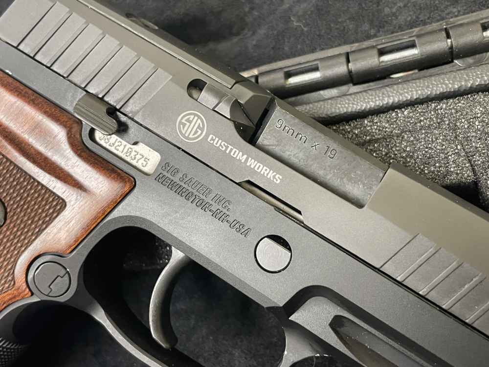 Sig Sauer P320 AXG Classic Custom Works 9mm 3.9" P-320 +2 MAGS & ORIG CASE-img-6