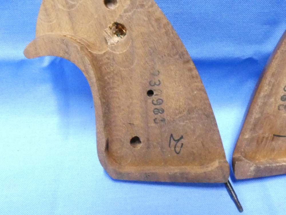 1-SET VINTAGE FACTORY OEM COLT TROOPER MKIII WOOD GRIPS W/SCREW *MINT*-img-5