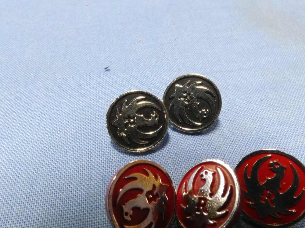 12-FACTORY OEM RUGER RED & BLACK MEDALLIONS -img-3