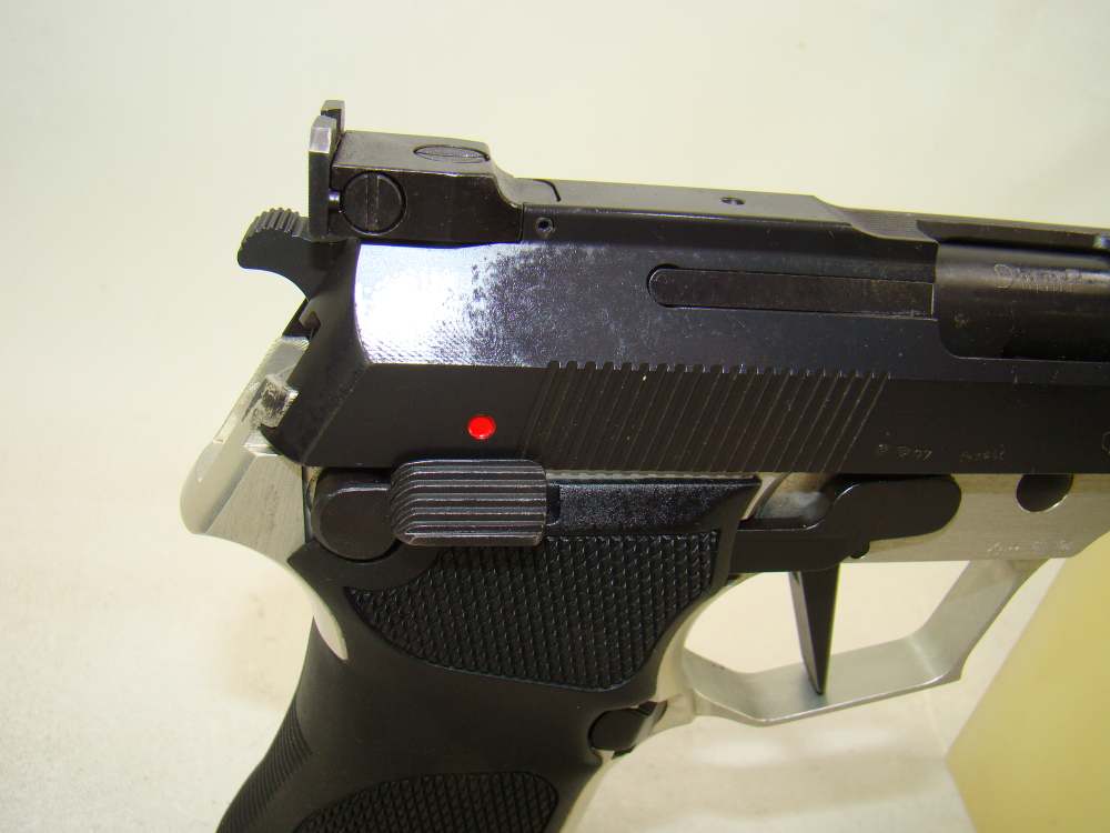 VEKTOR SP1 Pistol 9mm Made in So Africa-img-6