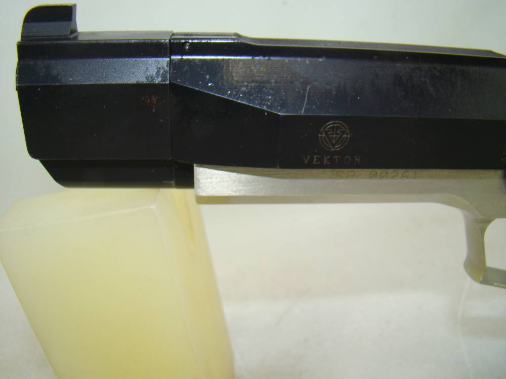 VEKTOR SP1 Pistol 9mm Made in So Africa-img-3