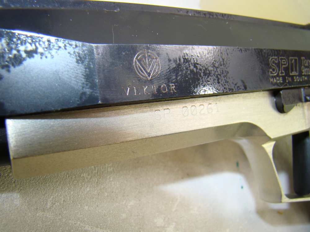 VEKTOR SP1 Pistol 9mm Made in So Africa-img-12