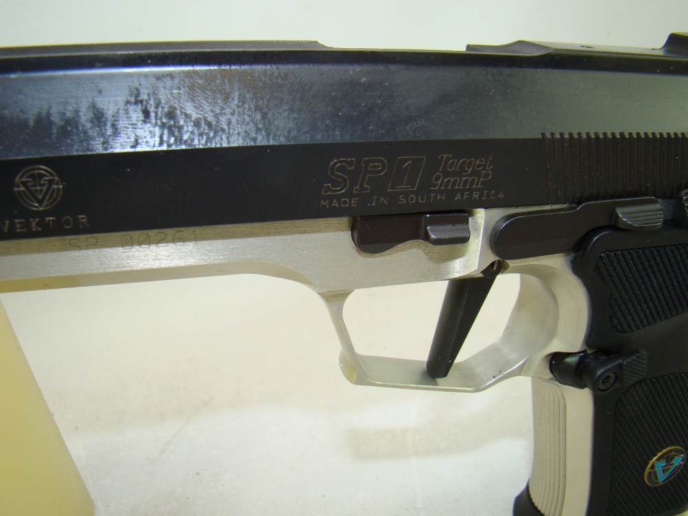 VEKTOR SP1 Pistol 9mm Made in So Africa-img-4