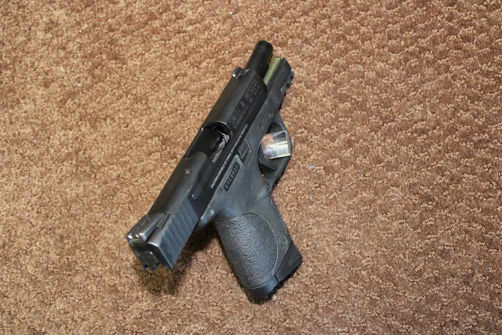 smith & wesson  m&p40c 40 s&w stainless slide-img-4
