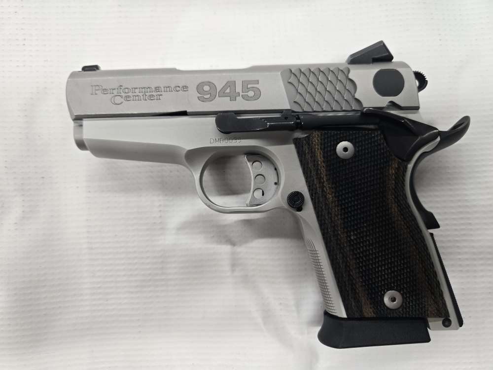 Smith & Wesson 945 Performance Center-img-1