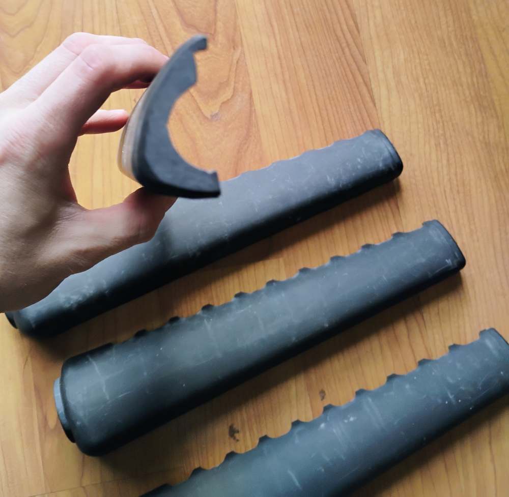 M16 A1 Style Rifle Length Triangular Handguard - Right Side Only-img-1