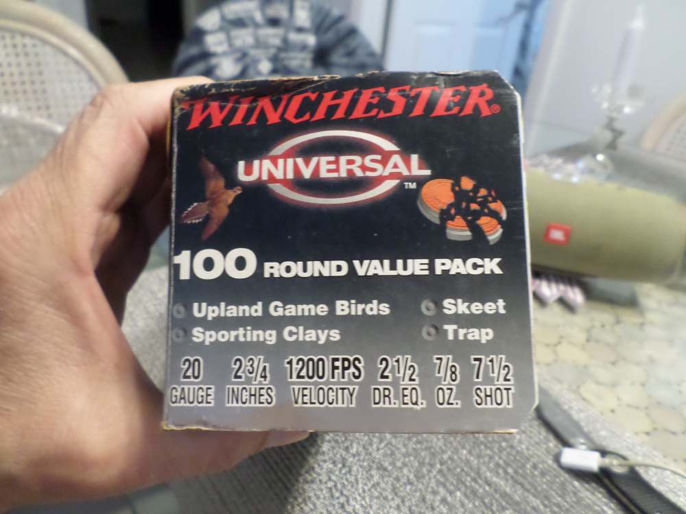 Winchester Universal 20 GA 2-3/4 inch 7-1/2 Shot 7/8 Oz 100 Shells-img-1