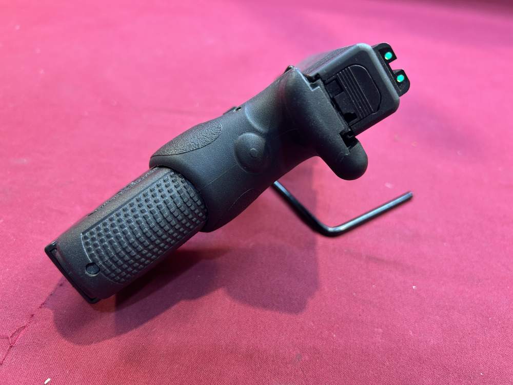Glock 22 gen 2 .40 s&w  with custom barrel and laser mint!-img-10