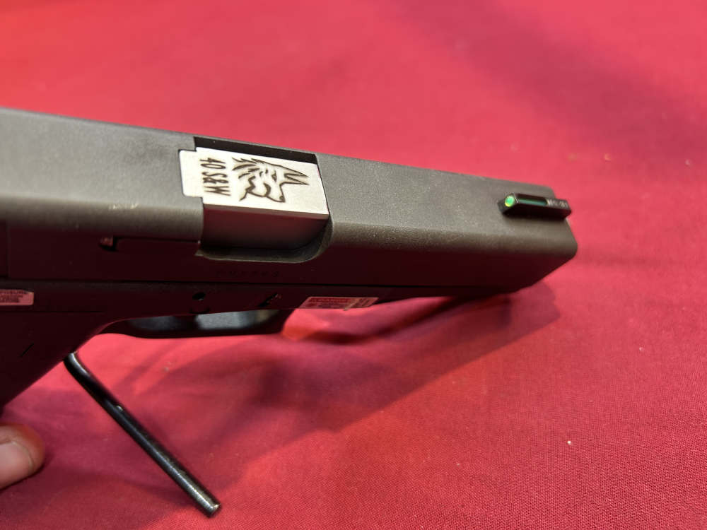 Glock 22 gen 2 .40 s&w  with custom barrel and laser mint!-img-11