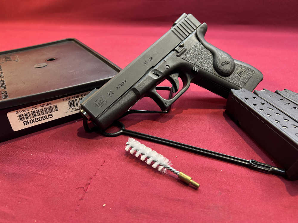 Glock 22 gen 2 .40 s&w  with custom barrel and laser mint!-img-0