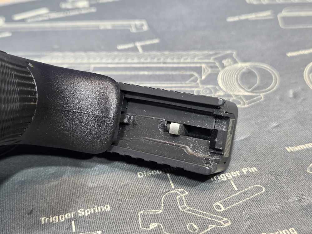 Glock 23 Gen 3 .40 S&W Semi-Automatic Pistol w/ 13 Rnd Mag and Night Sights-img-17