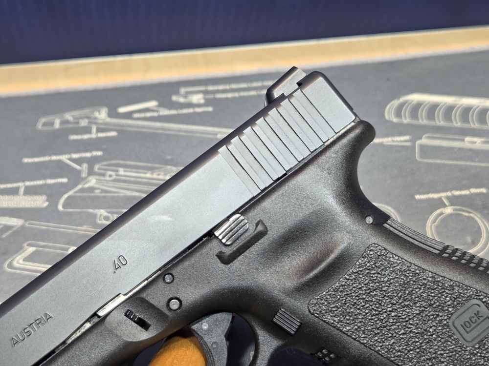 Glock 23 Gen 3 .40 S&W Semi-Automatic Pistol w/ 13 Rnd Mag and Night Sights-img-3
