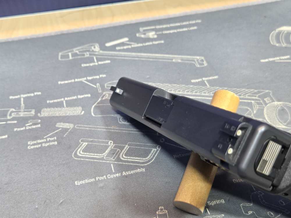 Glock 23 Gen 3 .40 S&W Semi-Automatic Pistol w/ 13 Rnd Mag and Night Sights-img-10