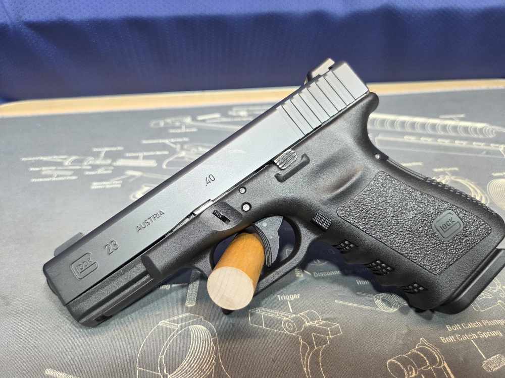 Glock 23 Gen 3 .40 S&W Semi-Automatic Pistol w/ 13 Rnd Mag and Night Sights-img-0
