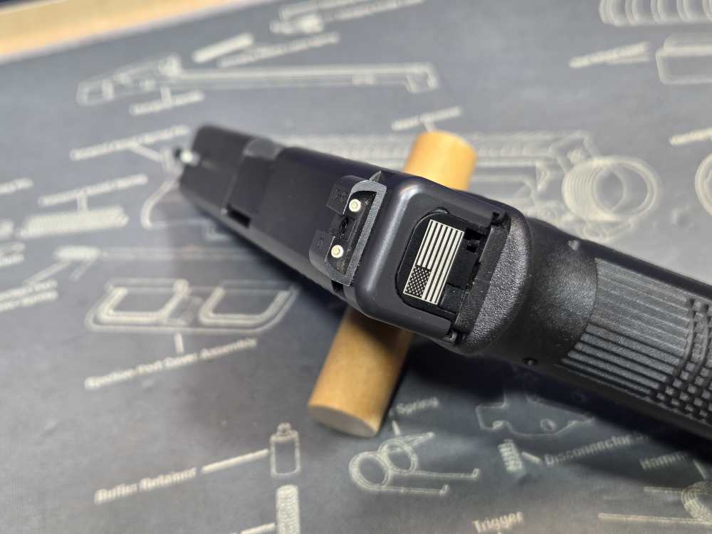 Glock 23 Gen 3 .40 S&W Semi-Automatic Pistol w/ 13 Rnd Mag and Night Sights-img-11
