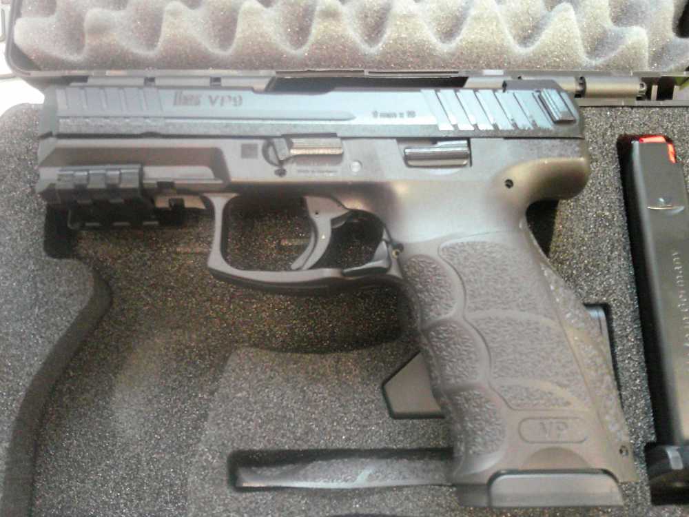 HK VP9 9mm Pistol w/(2) 17rd Magazines-img-2