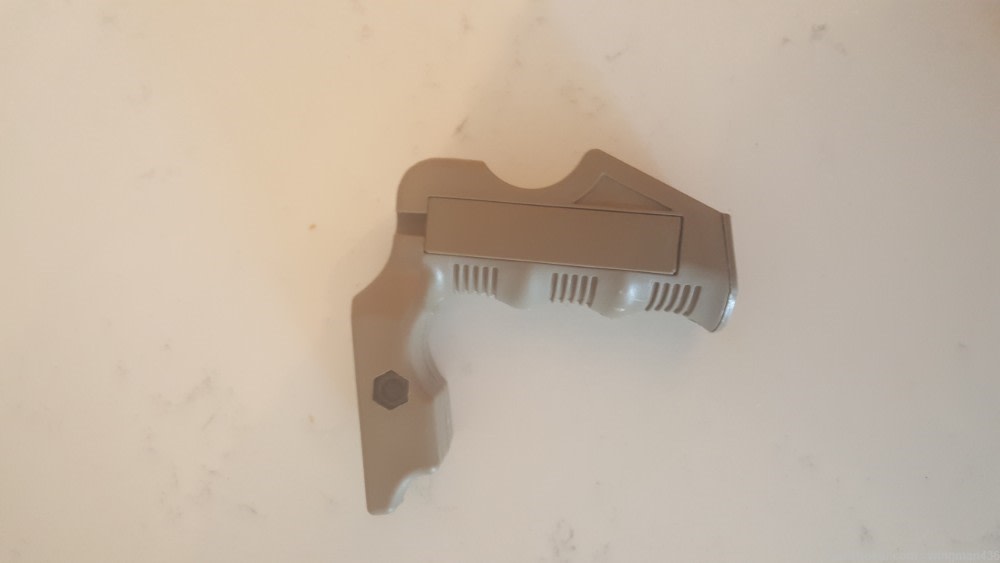 Vertical Foregrip Tan With Single Screw Picatinny Rail Mount-img-2