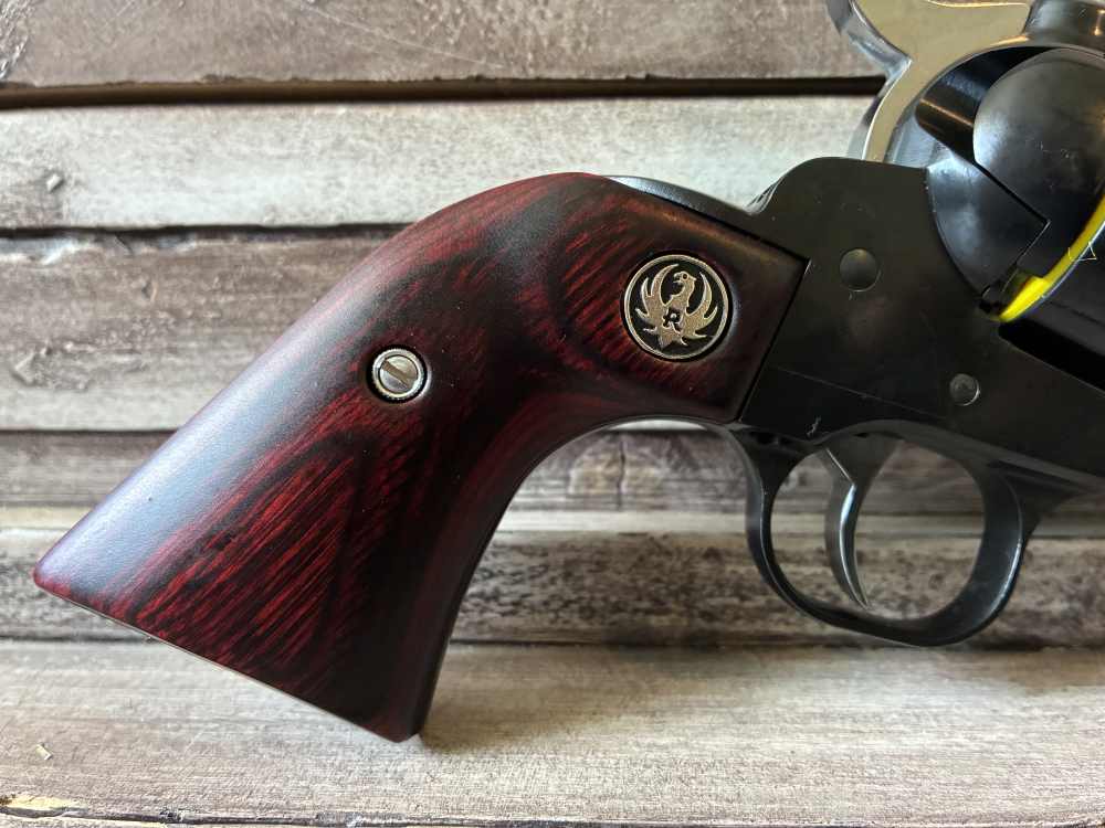 NIB RUGER NEW VAQUERO 45 COLT 5.5" 6-RD REVOLVER IN STOCK READY TO SHIP-img-5
