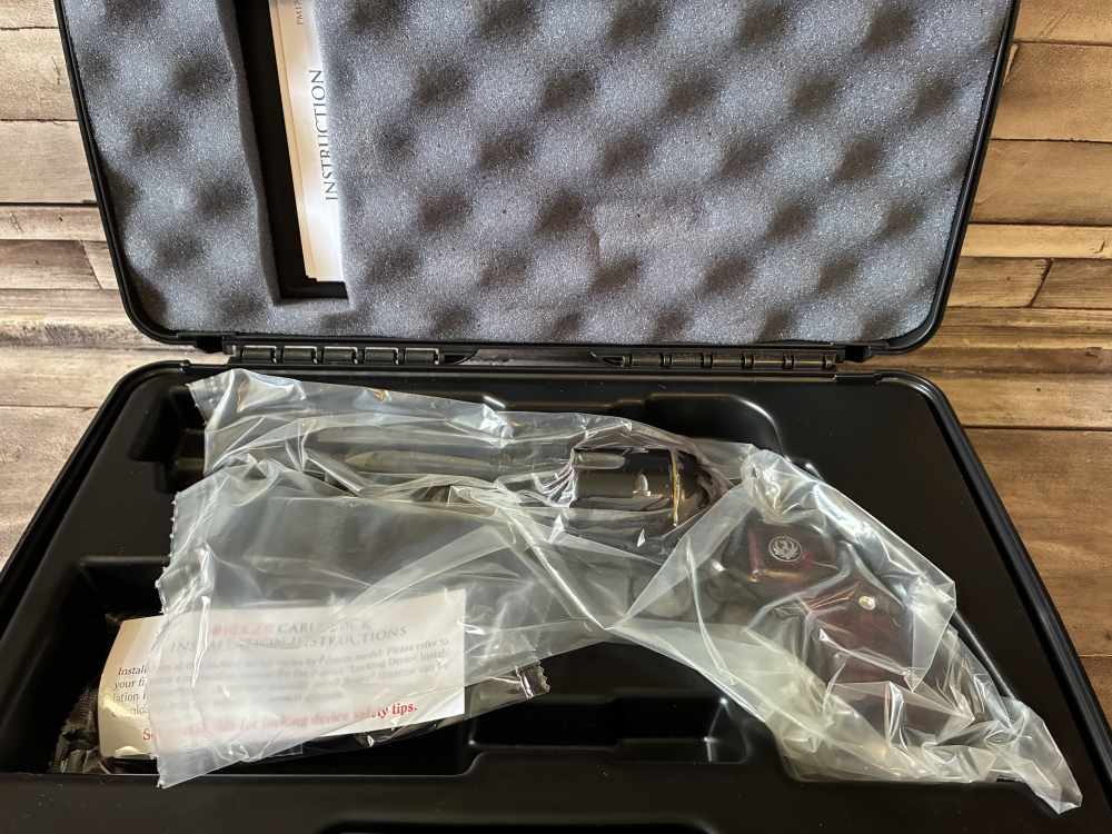 NIB RUGER NEW VAQUERO 45 COLT 5.5" 6-RD REVOLVER IN STOCK READY TO SHIP-img-3
