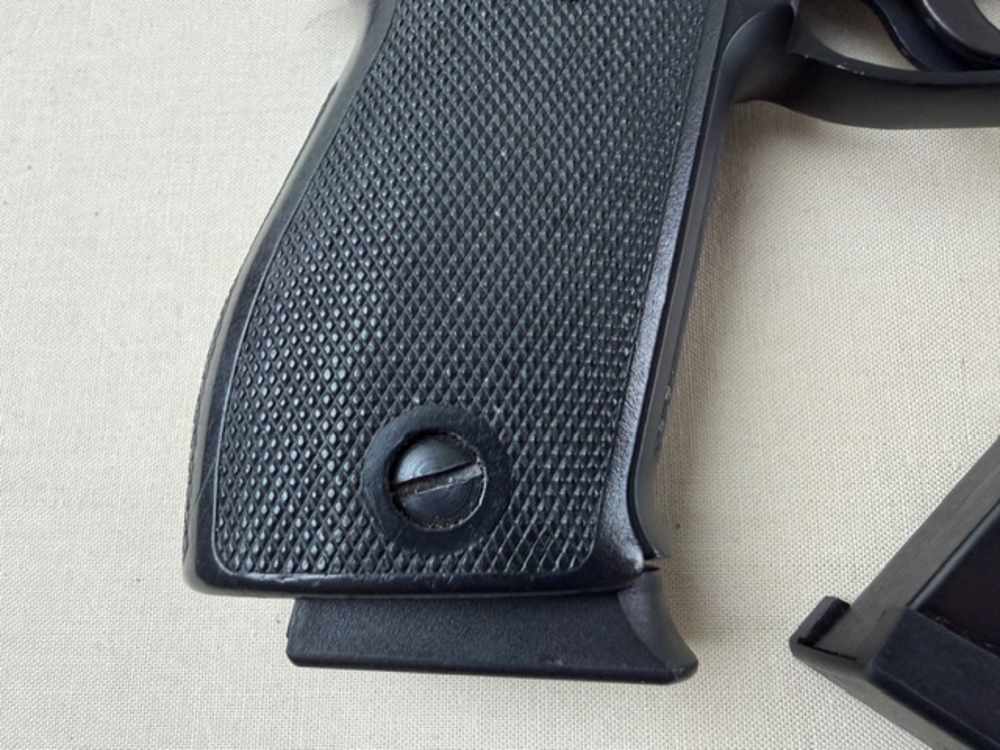 Sig Sauer 225/P6 9mm Para 3.75" Blued-img-29