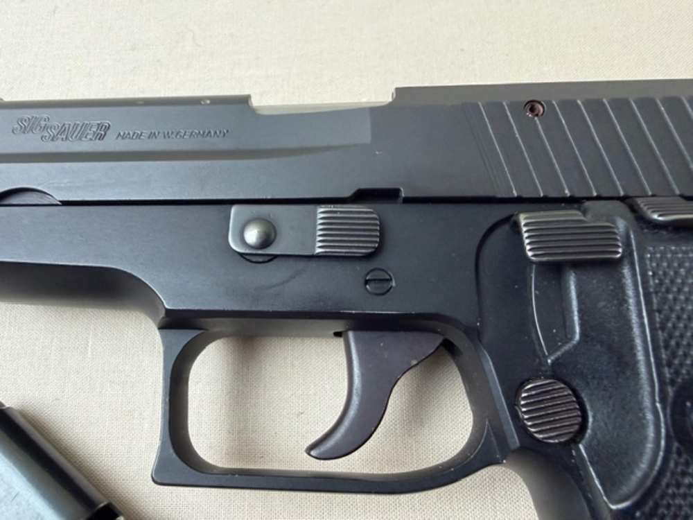 Sig Sauer 225/P6 9mm Para 3.75" Blued-img-34