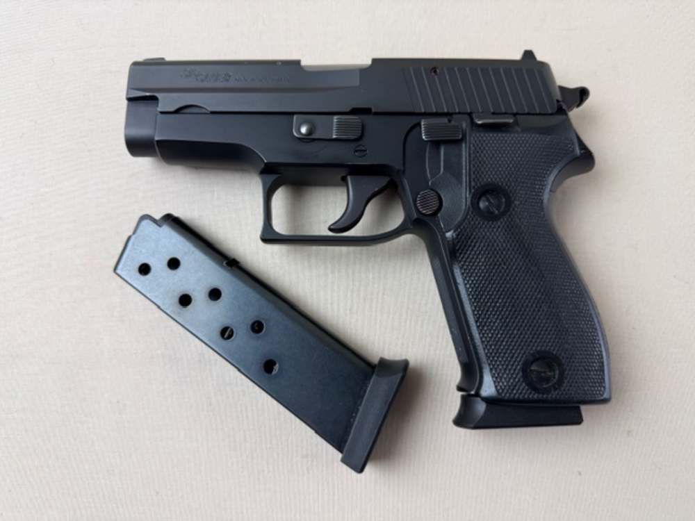 Sig Sauer 225/P6 9mm Para 3.75" Blued-img-40