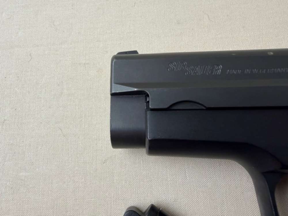 Sig Sauer 225/P6 9mm Para 3.75" Blued-img-36