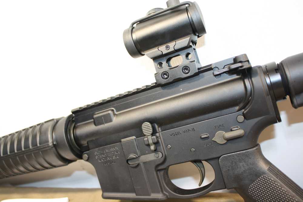 Smith & Wesson M&P 15 rifle in 5.56mm, dot sight , NEW-img-2