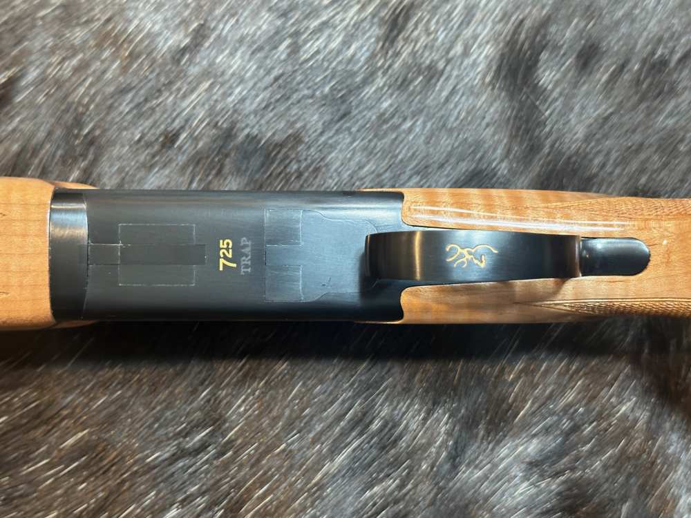 NEW BROWNING CITORI 725 TRAP MAPLE 2.3/4" 12 GA 32" BARRELS GREAT WOOD-img-18