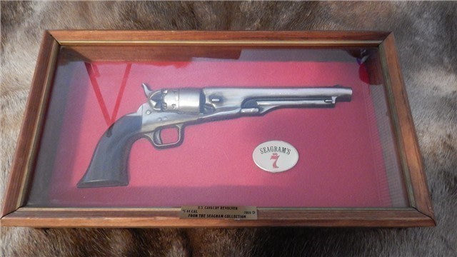 Colt Display (Seagrams) US Calvary Model 1860 44 C-img-2