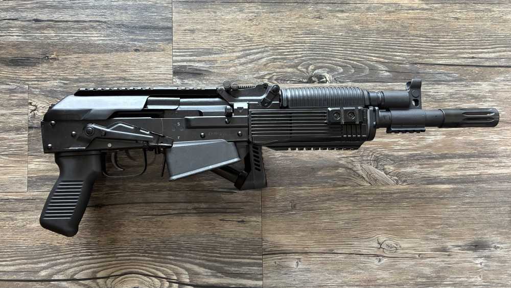 Molot Vepr 12 12ga SBS like New w/ extras!-img-1