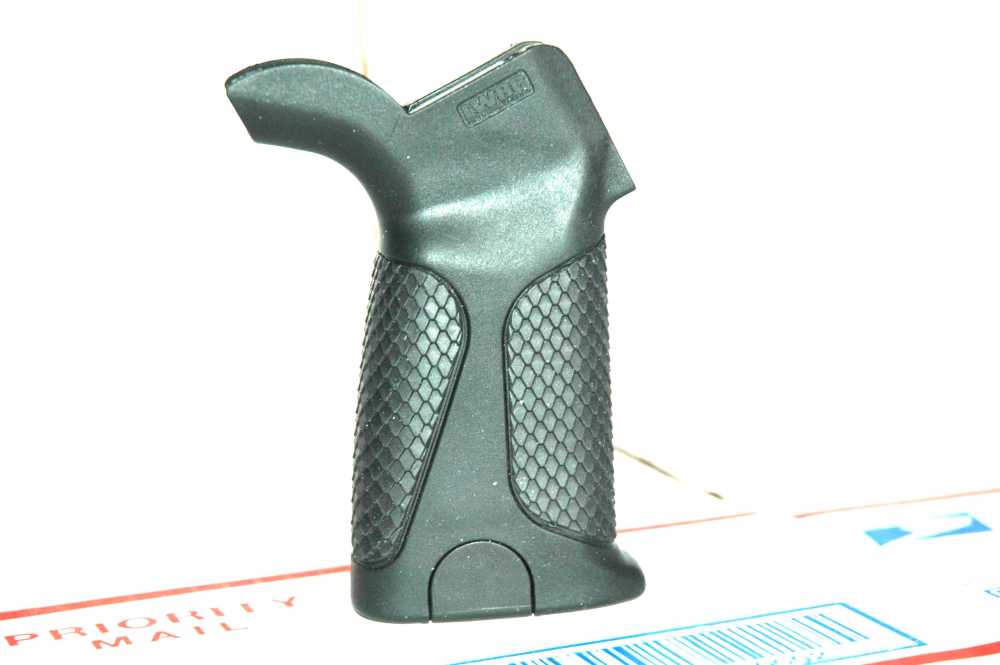 LWRCI Ultra Compact Grip 200-0147A01 Black NEW AR15 M4 M16 AR10  SR25-img-0