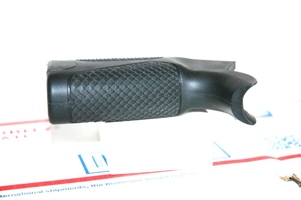 LWRCI Ultra Compact Grip 200-0147A01 Black NEW AR15 M4 M16 AR10  SR25-img-4