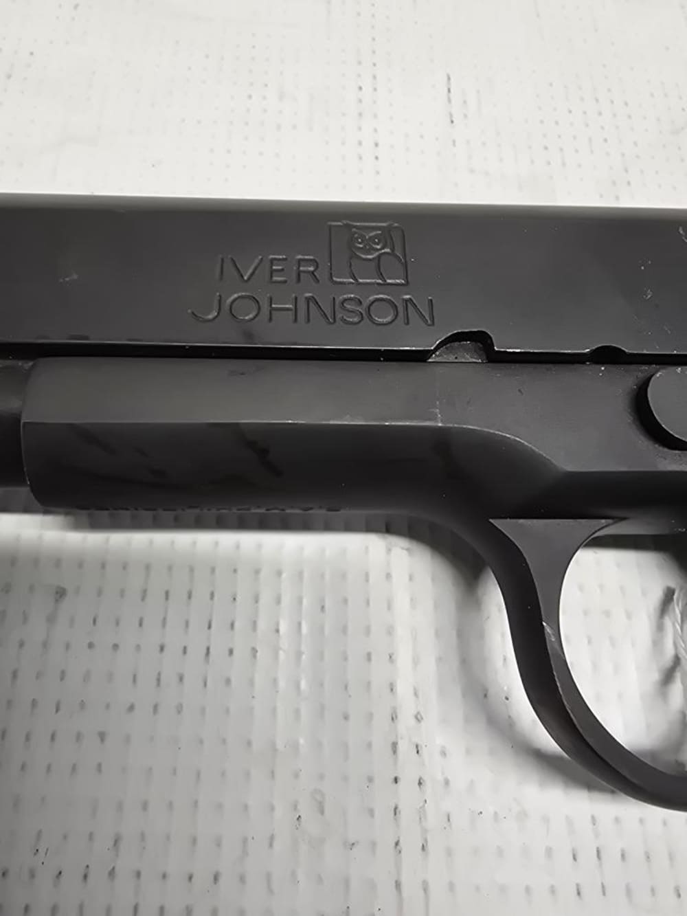 Iver Johnson 1911A1 45 Auto w/ 1 Mag, Wood Grips-img-1
